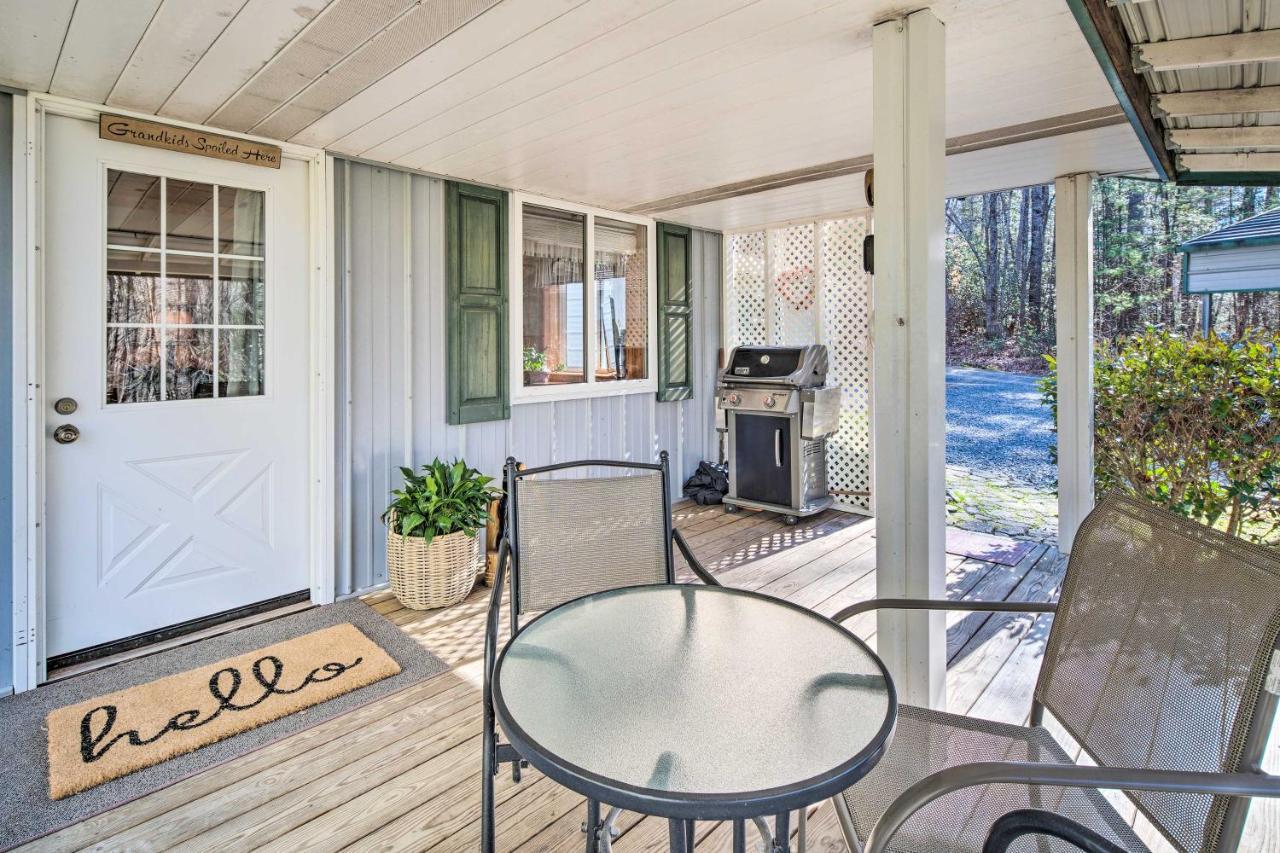 Penrose Home With Covered Deck And Fire Pit! Eksteriør billede